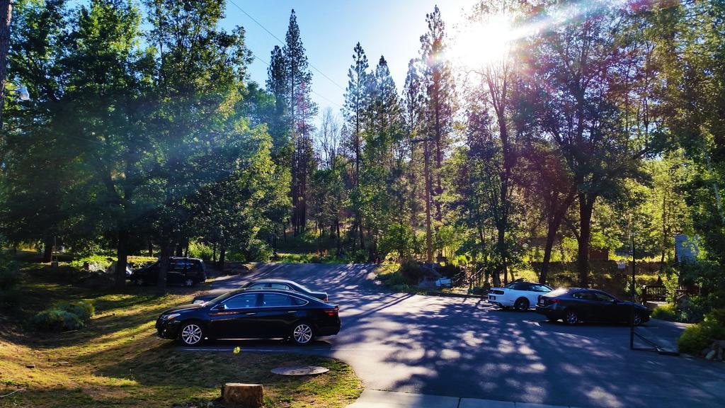 Yosemite Riverside Inn Groveland Exterior photo